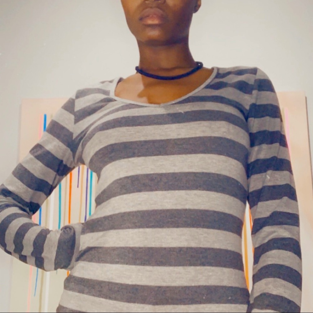 Striped gray long sleeved v neck tee